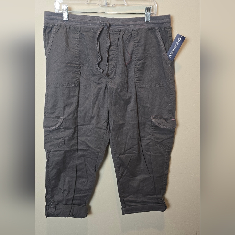 Northcrest Eiffel Tower Gray Women's Cargo Pants  NWT Cropped
